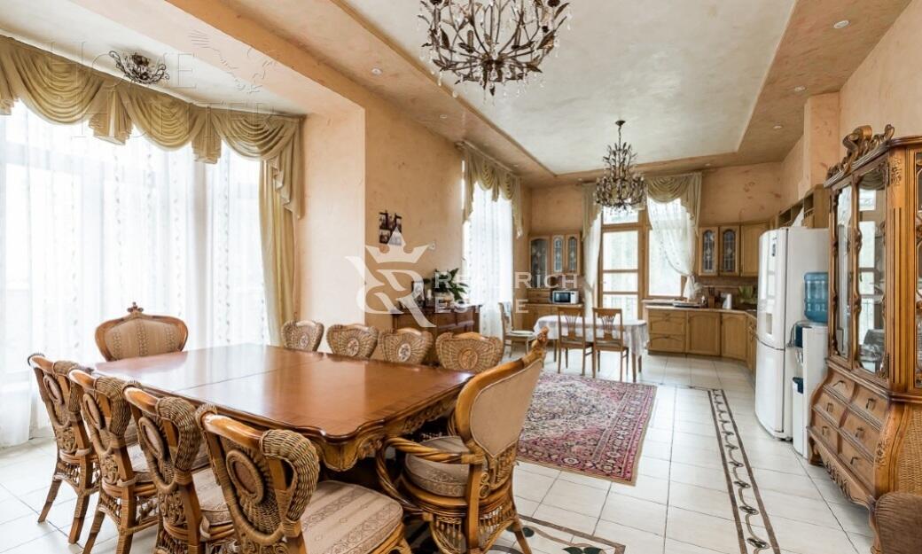 2-этажный коттедж 920 м² с отделкой