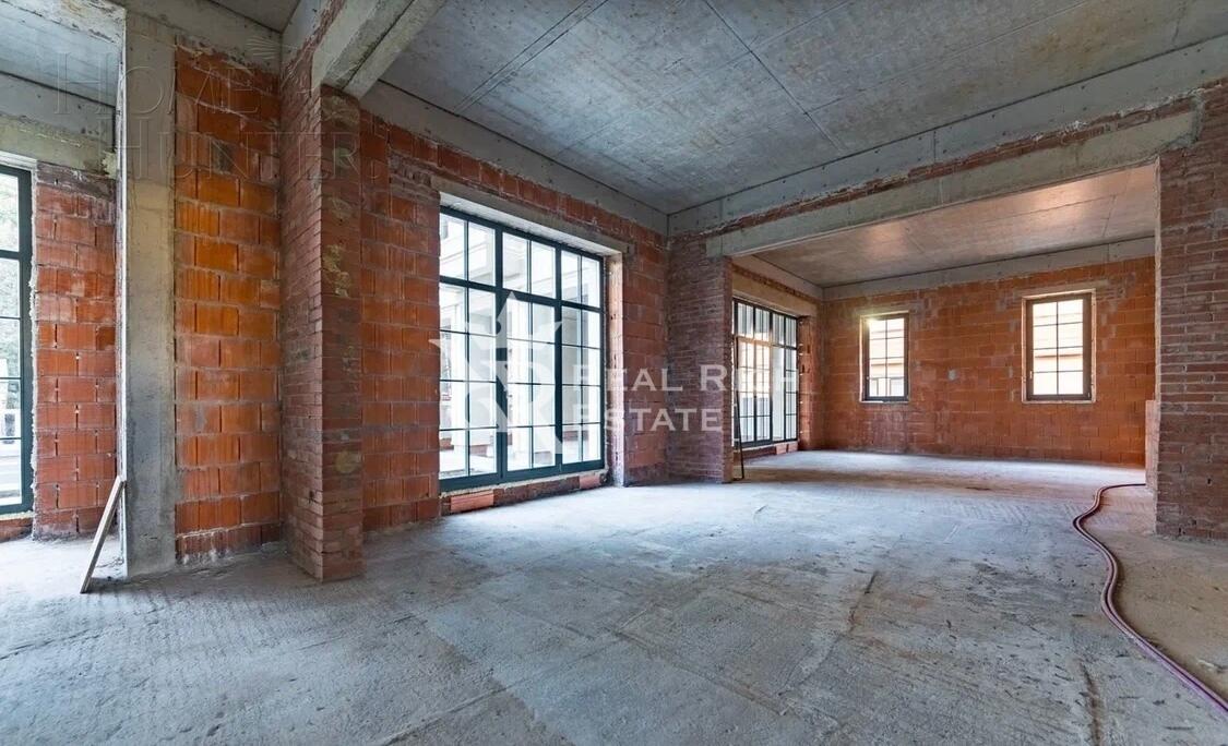 2-этажный коттедж 2 200 м² без отделки