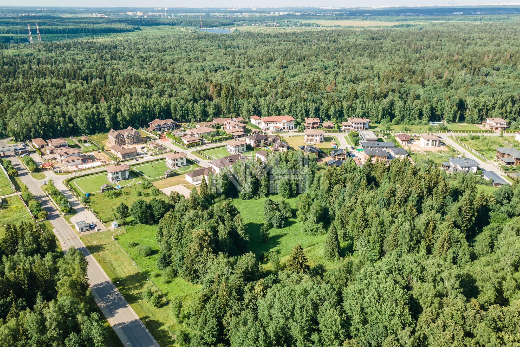 Участок 103.12 сот. в охраняемом поселке