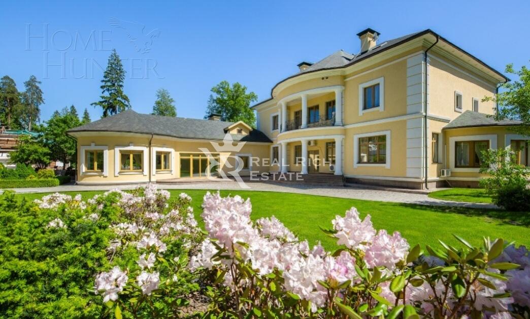 2-этажный коттедж 1 050 м² с отделкой