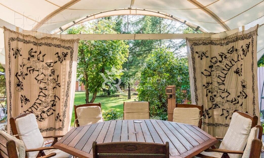 2-этажный коттедж 1 080 м² с отделкой