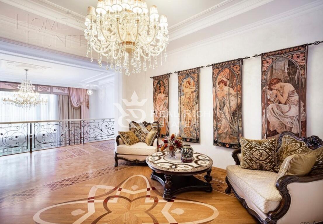 3-этажный коттедж 1 800 м² с отделкой