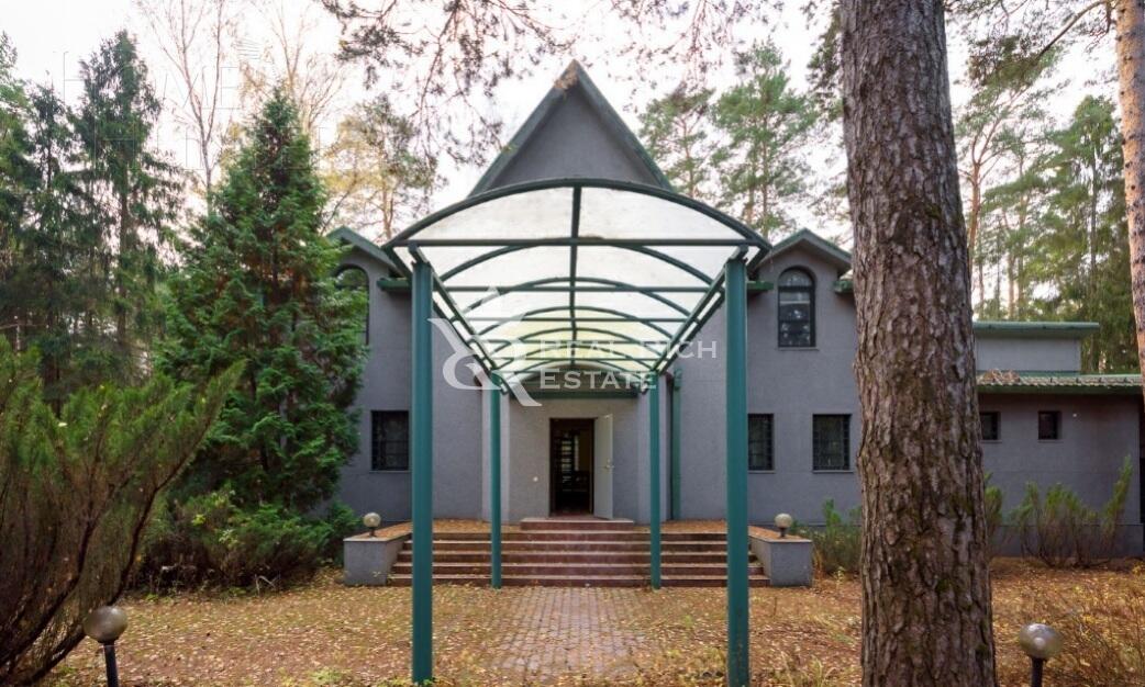 2-этажный коттедж 653 м² с отделкой