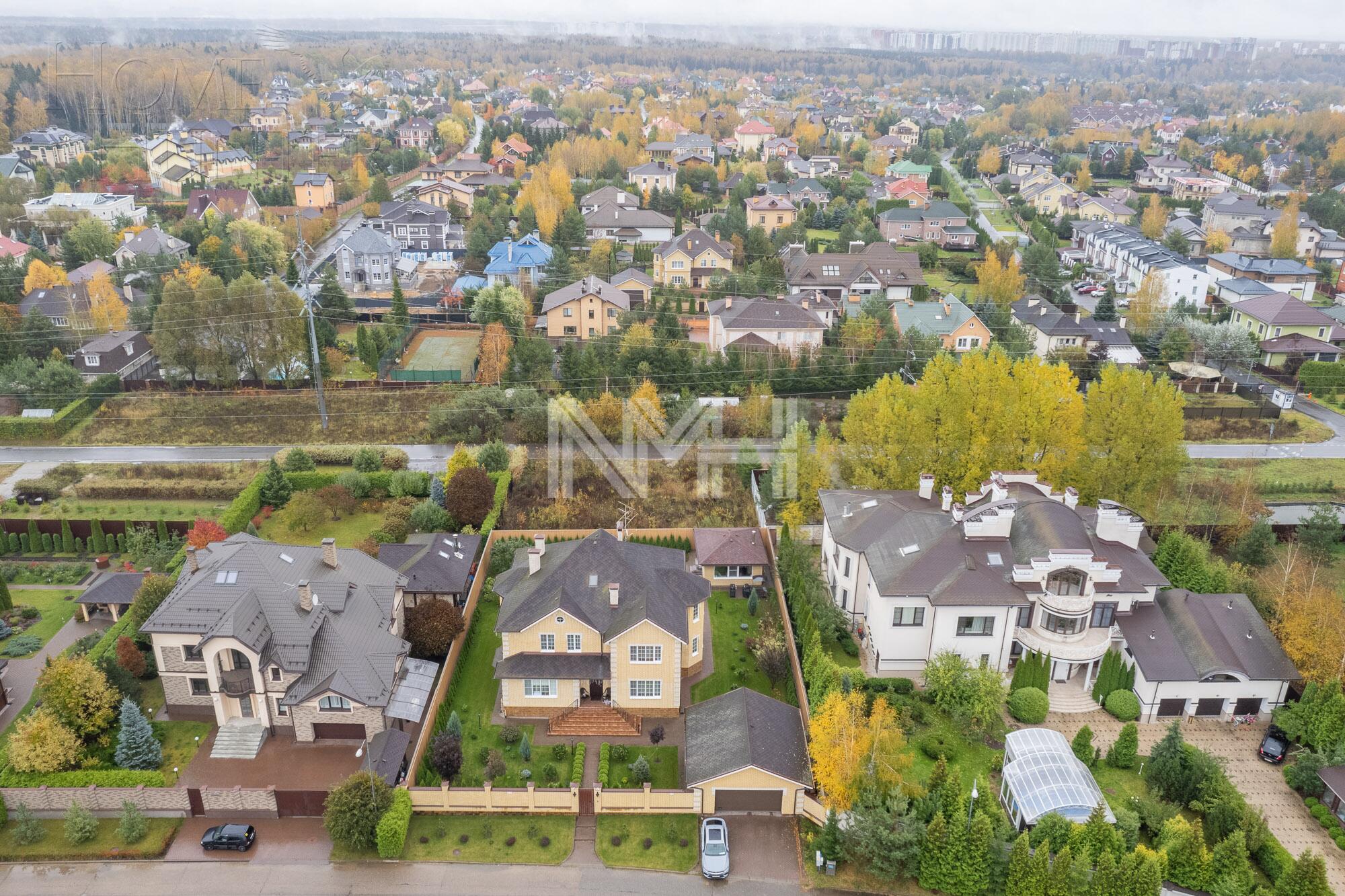 2-этажный коттедж 313 м² без отделки