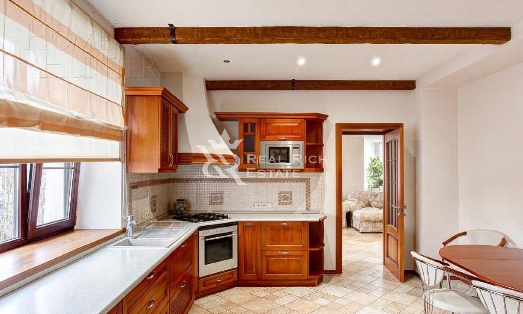 2-этажный коттедж 700 м² с отделкой