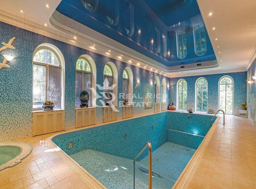 2-этажный коттедж 850 м² с отделкой