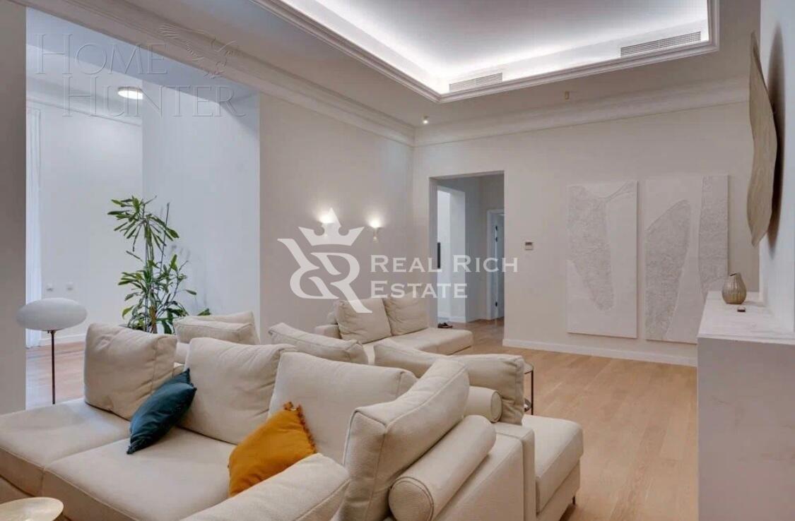 3-этажный коттедж 1 500 м² с отделкой