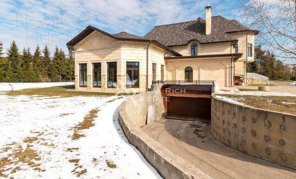 2-этажный коттедж 2 800 м² без отделки