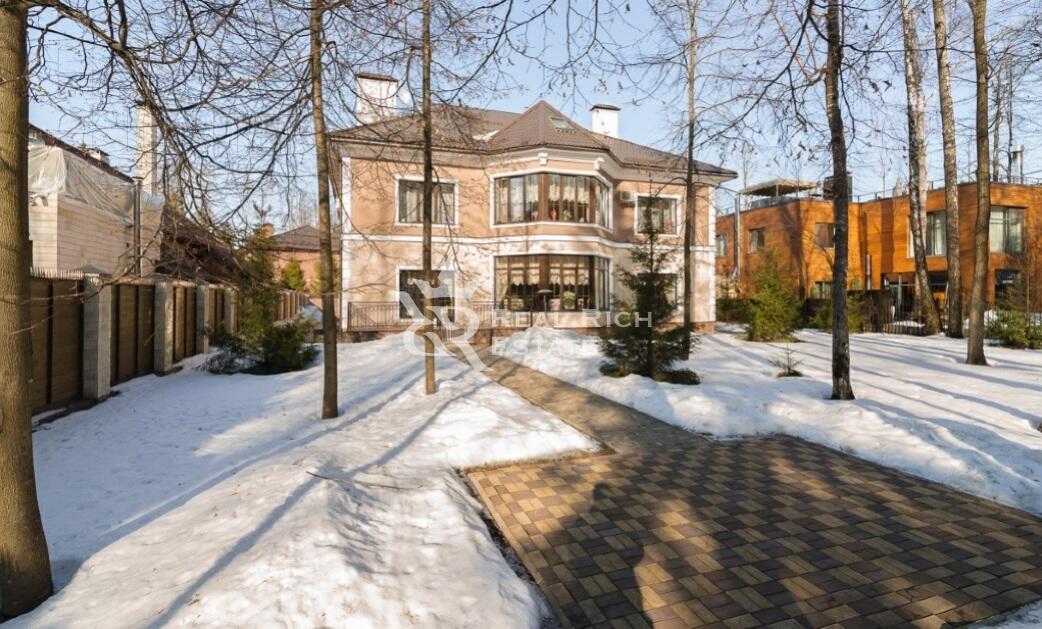 2-этажный коттедж 732 м² с отделкой