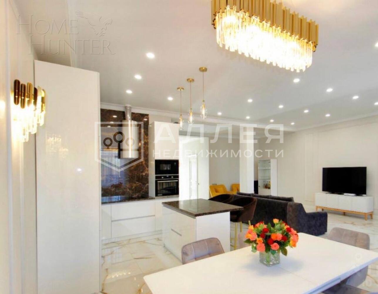 3-этажный таунхаус 320 м² с отделкой