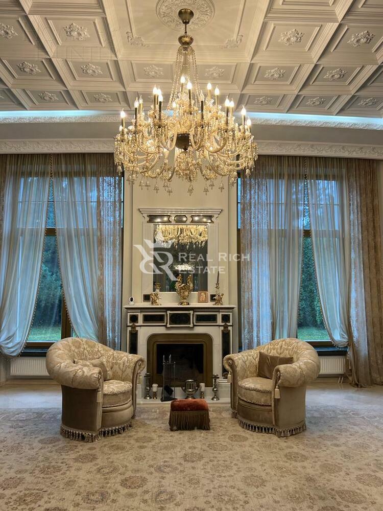 3-этажный коттедж 1 000 м² с отделкой