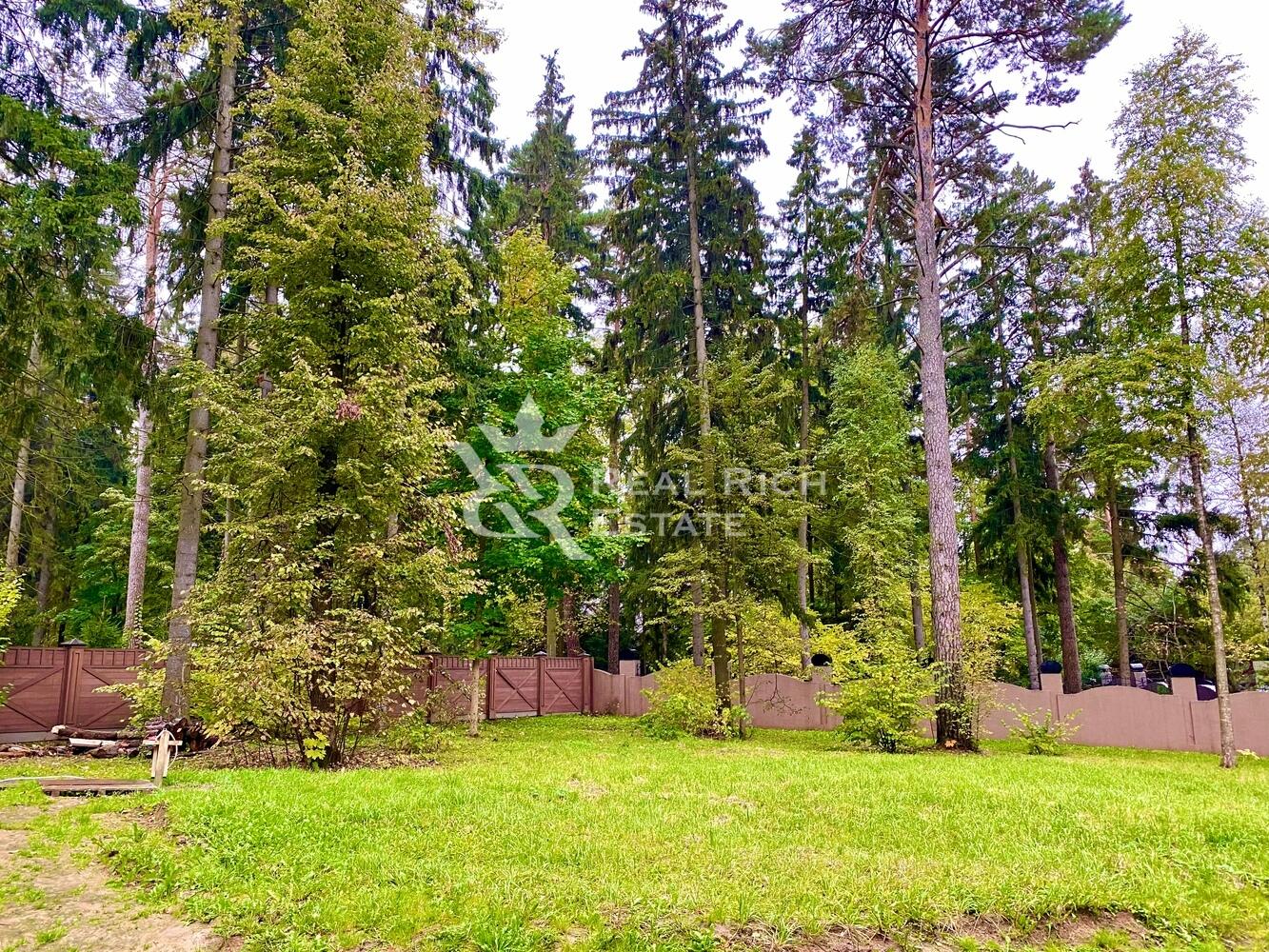 3-этажный коттедж 697 м² с отделкой