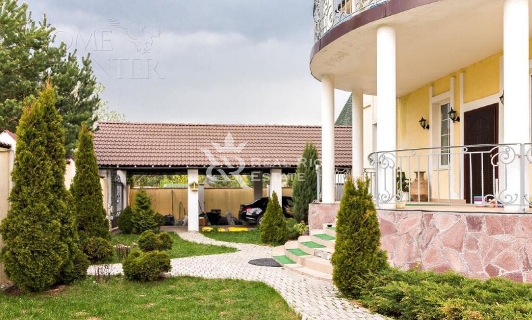 2-этажный коттедж 690 м² с отделкой