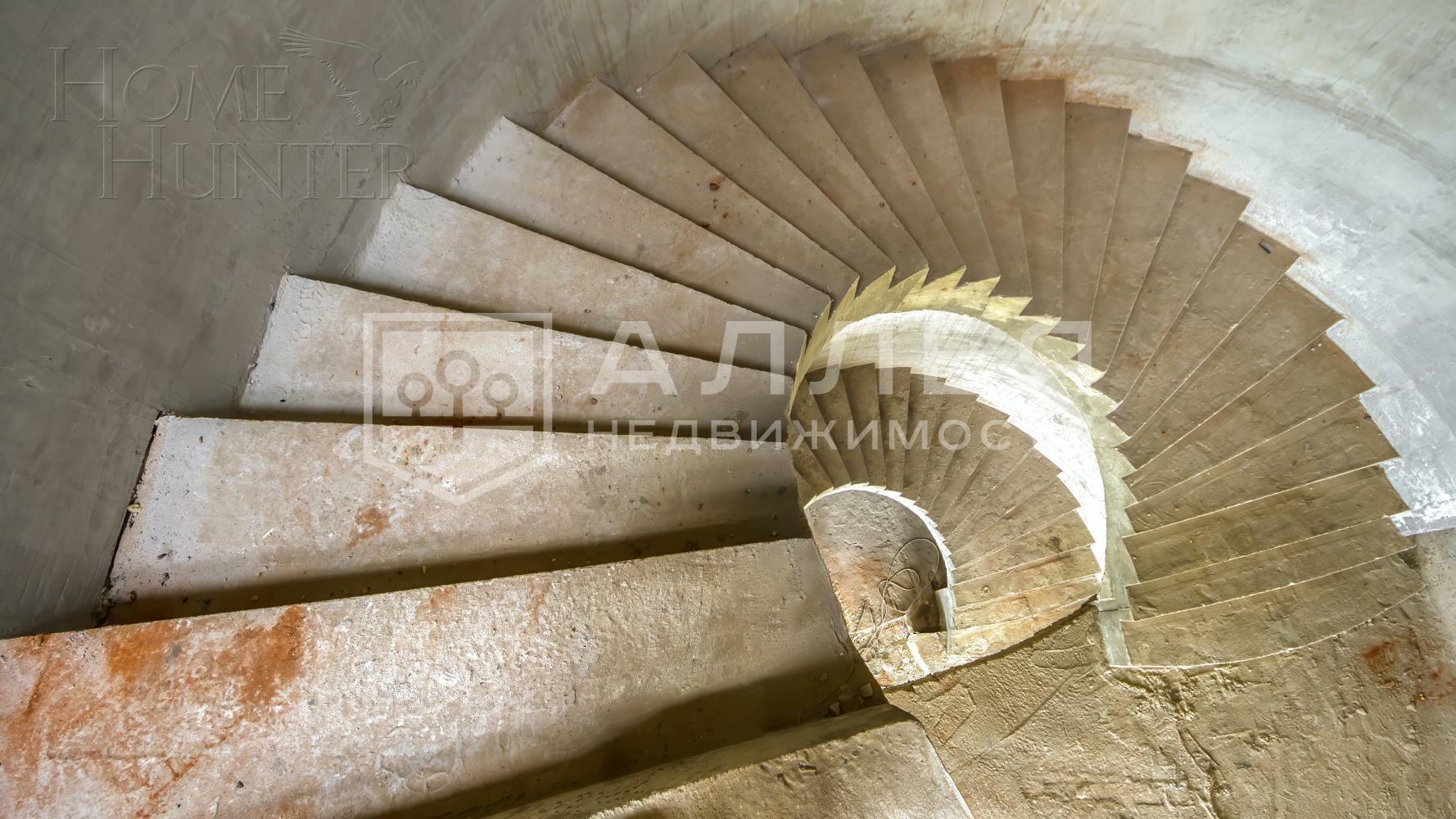 3-этажный коттедж 680 м² без отделки