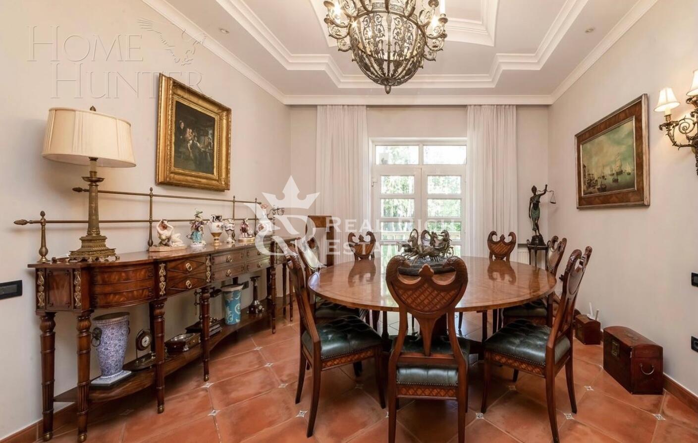 2-этажный коттедж 850 м² с отделкой