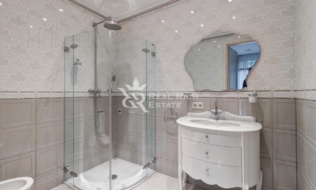 3-этажный таунхаус 430 м² с отделкой