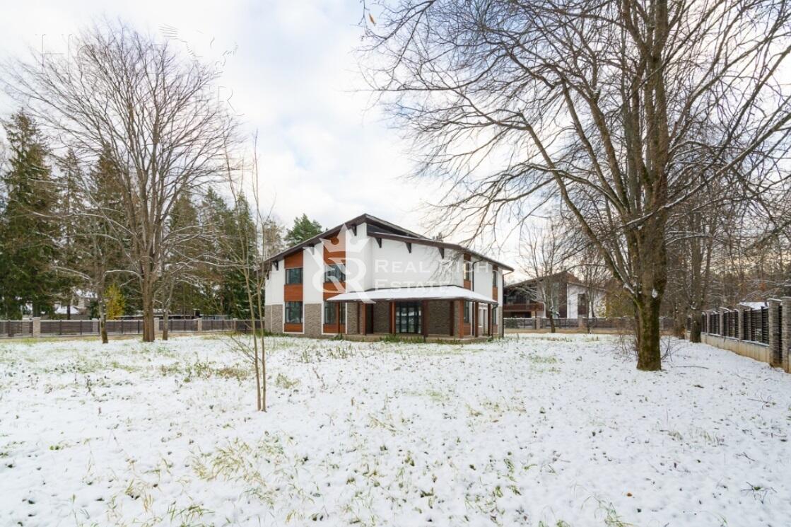 2-этажный коттедж 500 м² без отделки