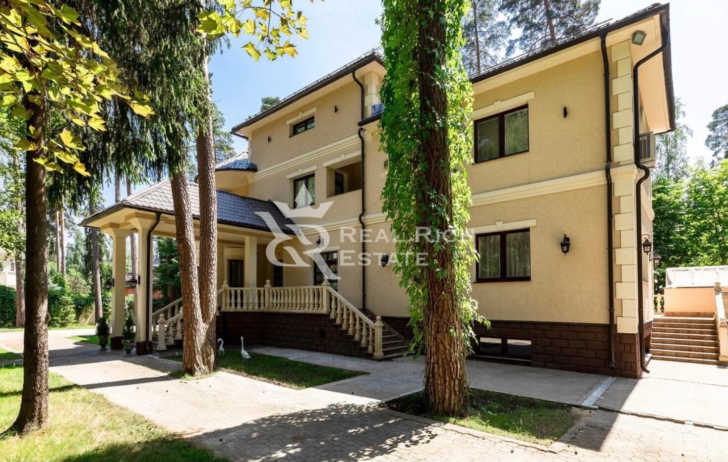 2-этажный коттедж 850 м² с отделкой