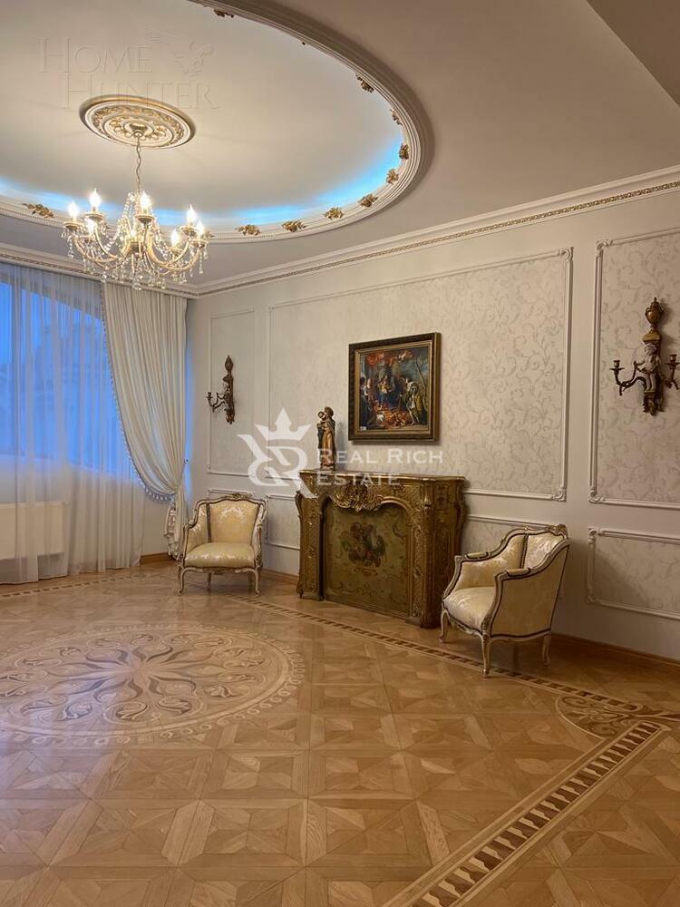 3-этажный коттедж 1 000 м² с отделкой