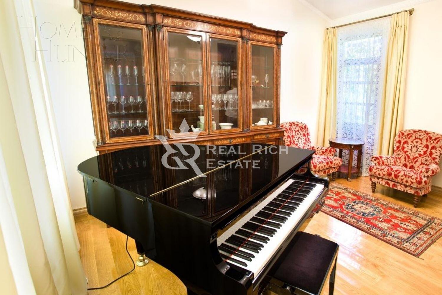 2-этажный коттедж 355 м² с отделкой