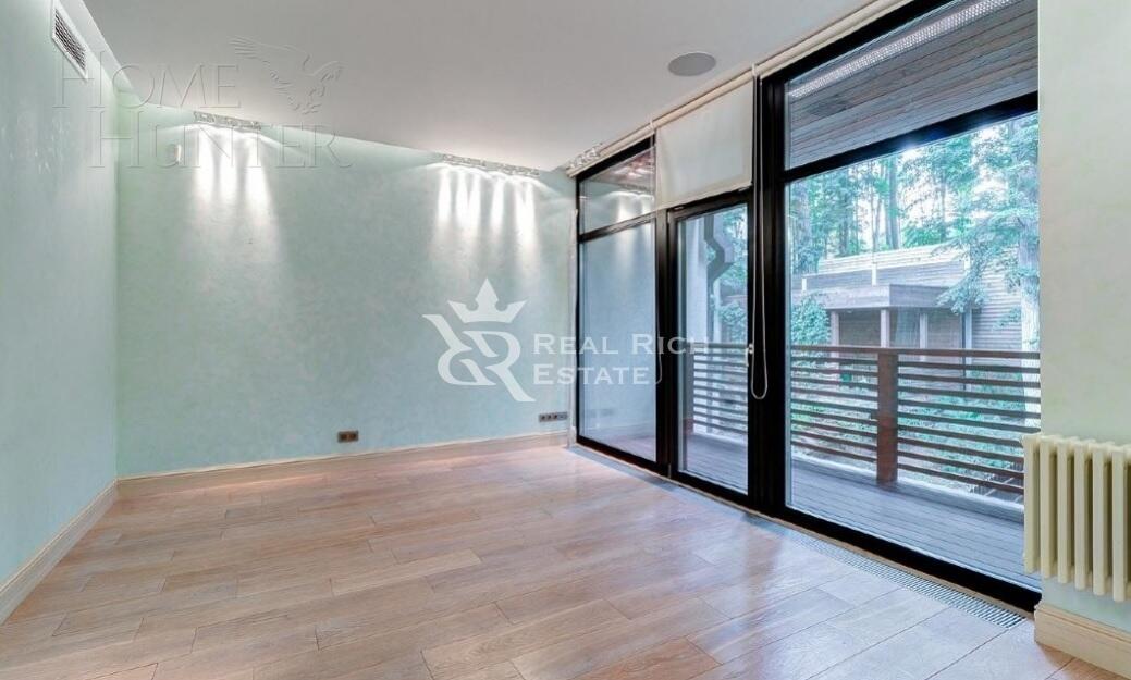 3-этажный таунхаус 340 м² с отделкой