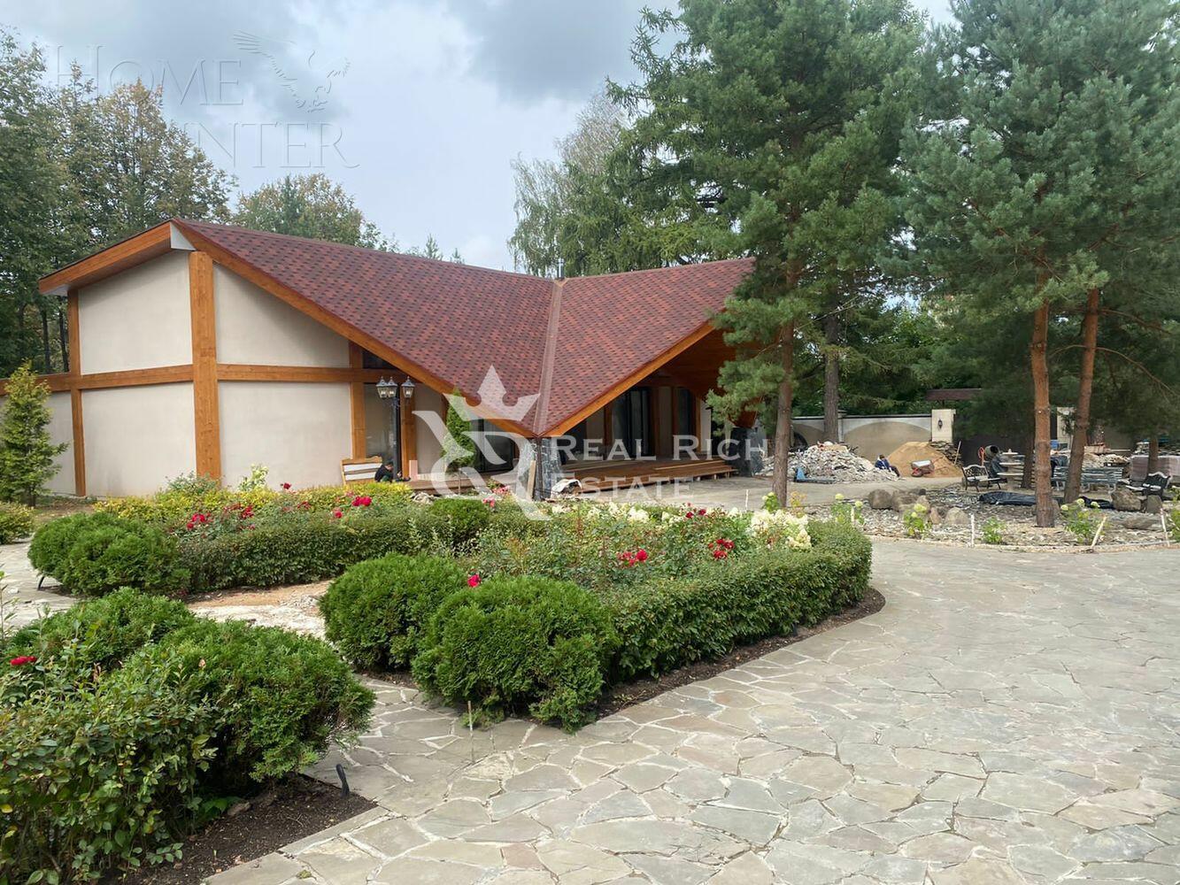 2-этажный коттедж 1 550 м² без отделки