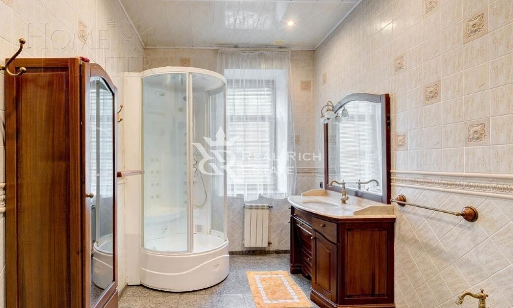 2-этажный коттедж 1 080 м² с отделкой