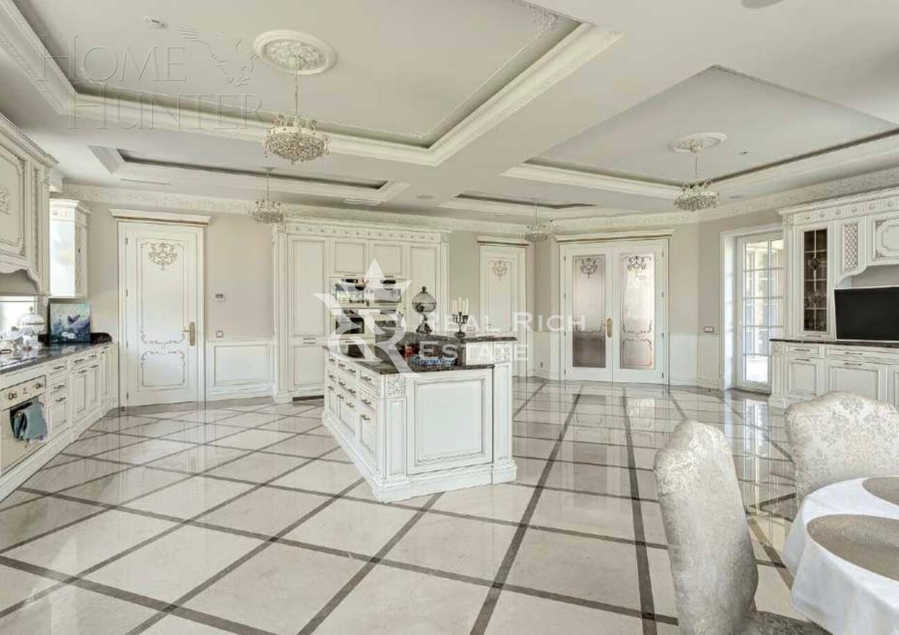 2-этажный коттедж 1 800 м² с отделкой