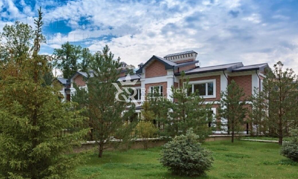 2-этажный таунхаус 350 м² с отделкой