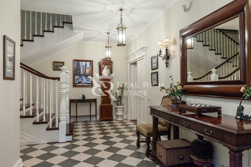 2-этажный коттедж 500 м² с отделкой