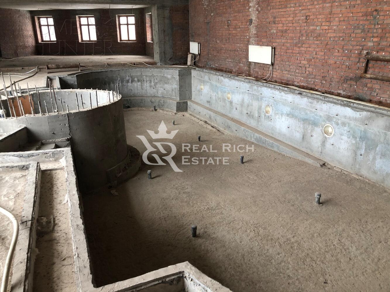 2-этажный коттедж 1 600 м² без отделки