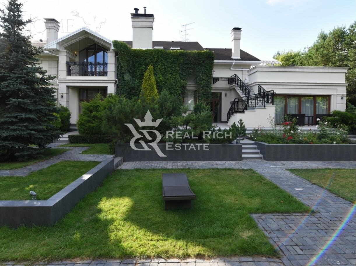 2-этажный коттедж 921.2 м² с отделкой