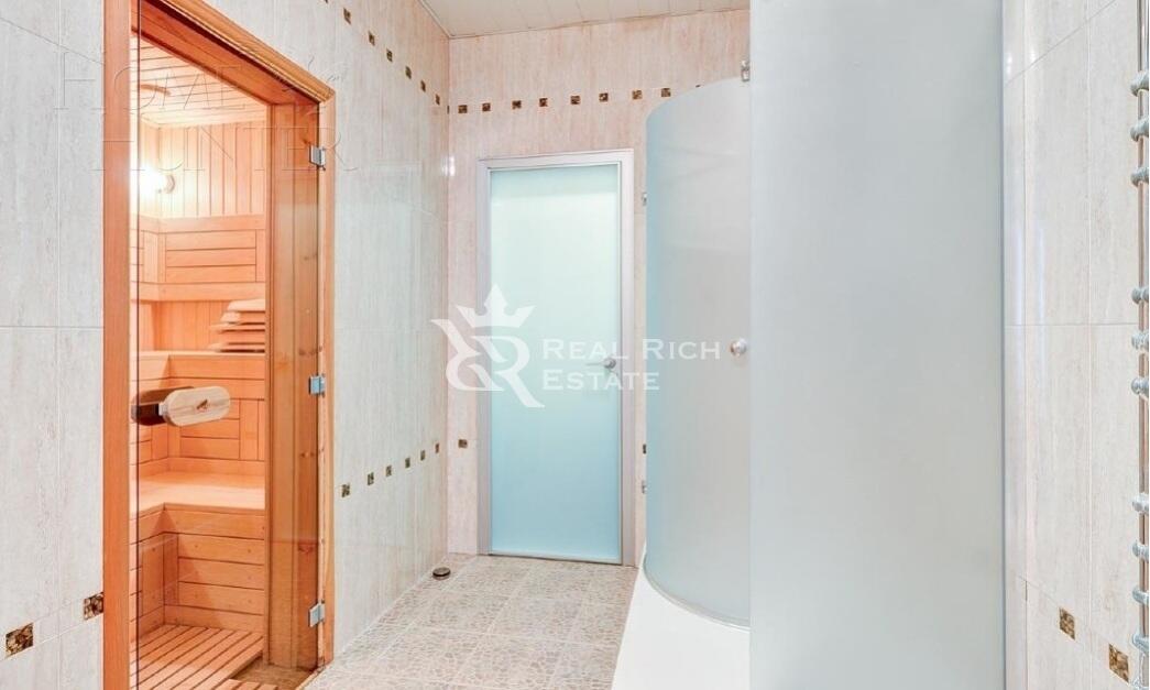 3-этажный коттедж 550 м² с отделкой