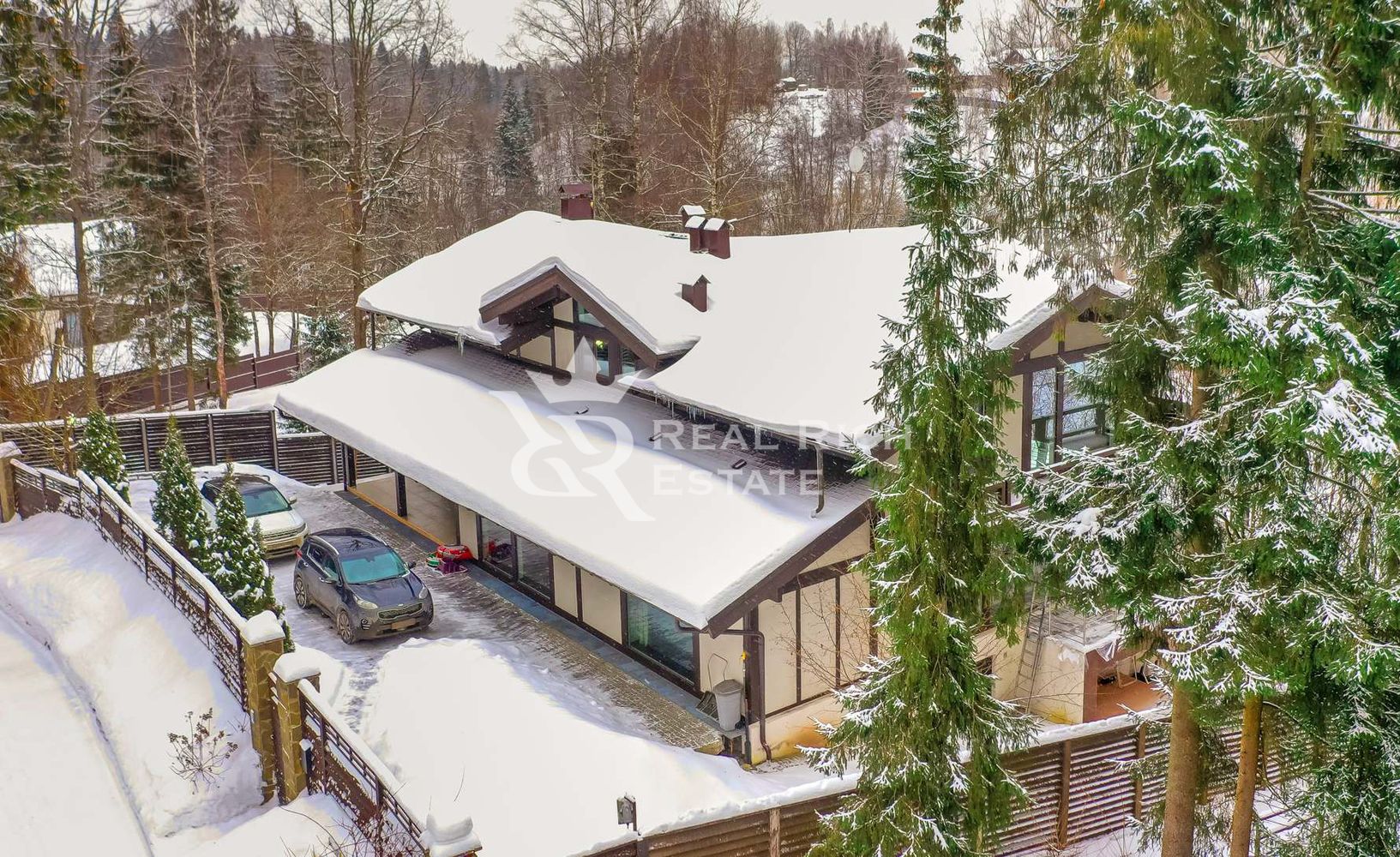 2-этажный коттедж 625 м² с отделкой