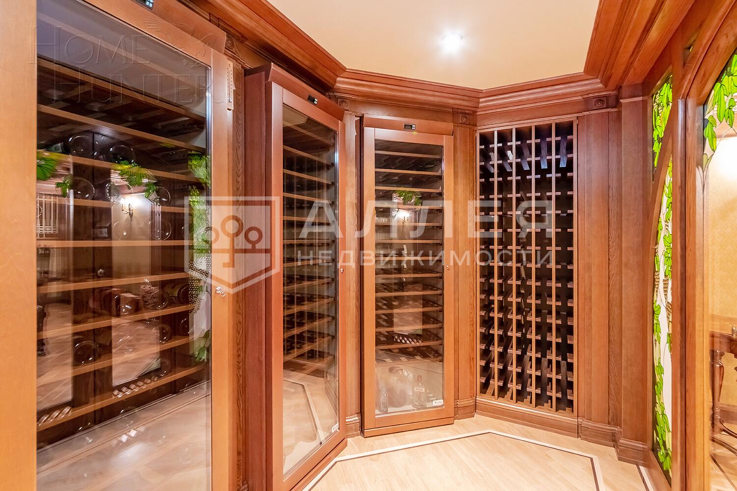 3-этажный коттедж 1 300 м² с отделкой