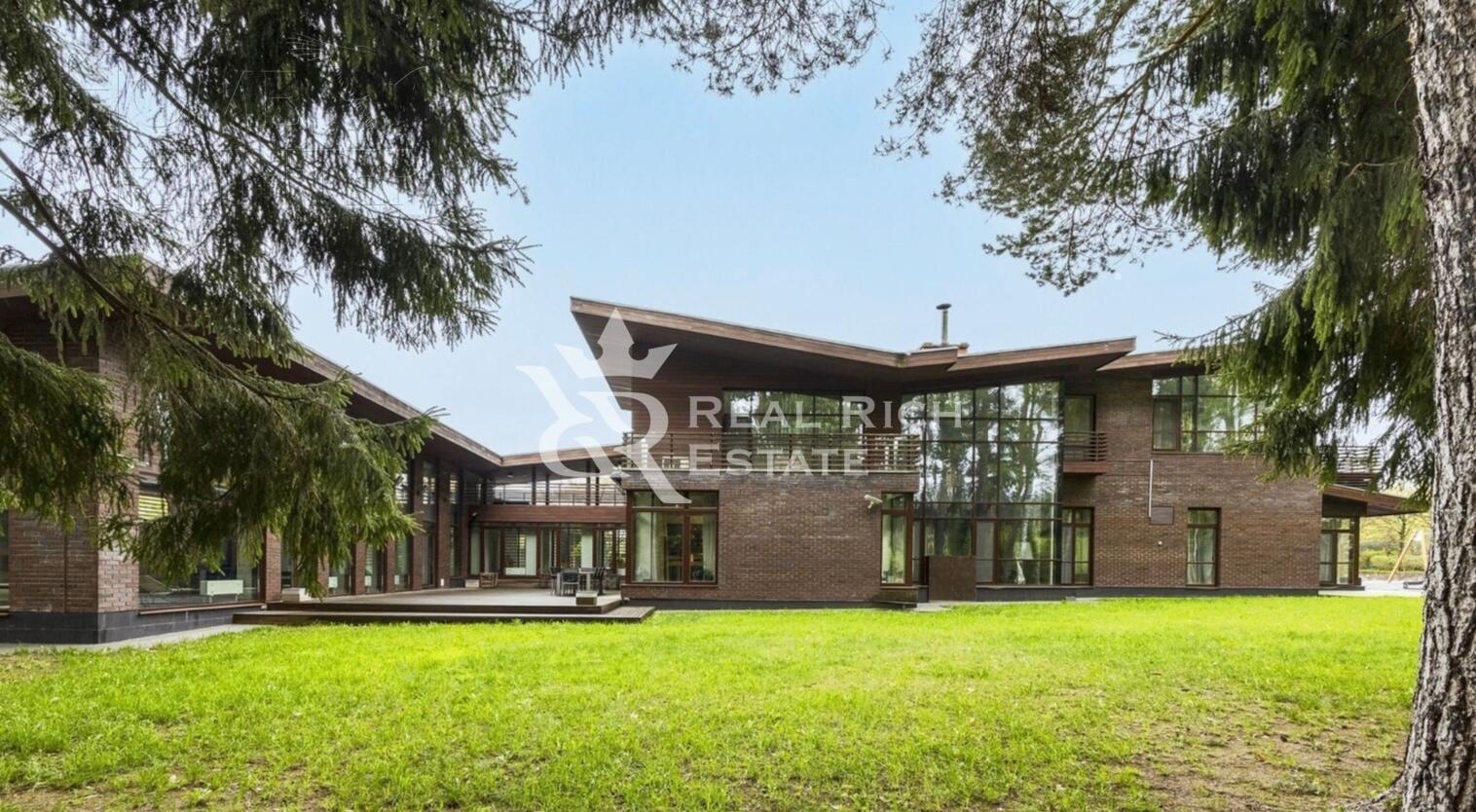 2-этажный коттедж 1 254 м² с отделкой