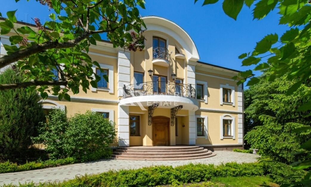 2-этажный коттедж 1 050 м² с отделкой