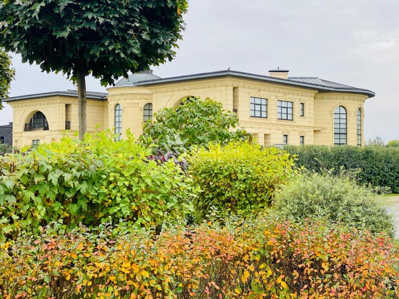 2-этажный коттедж 2 100 м² без отделки