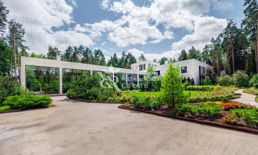 2-этажный коттедж 2 200 м² с отделкой