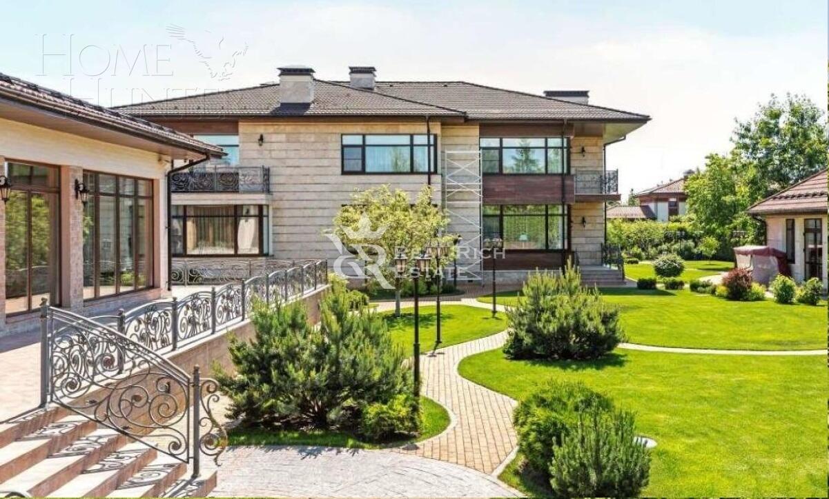 2-этажный коттедж 1 000 м² с отделкой