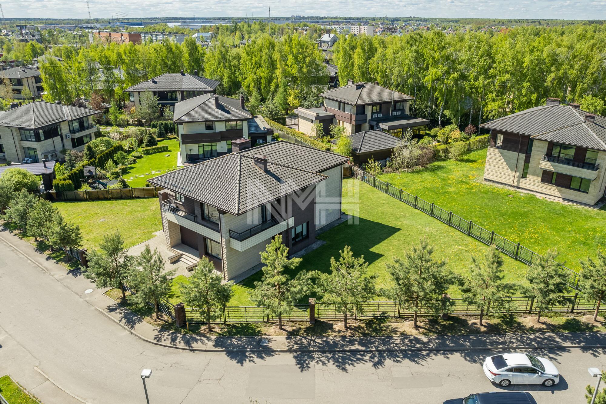 2-этажный коттедж 323 м² с отделкой