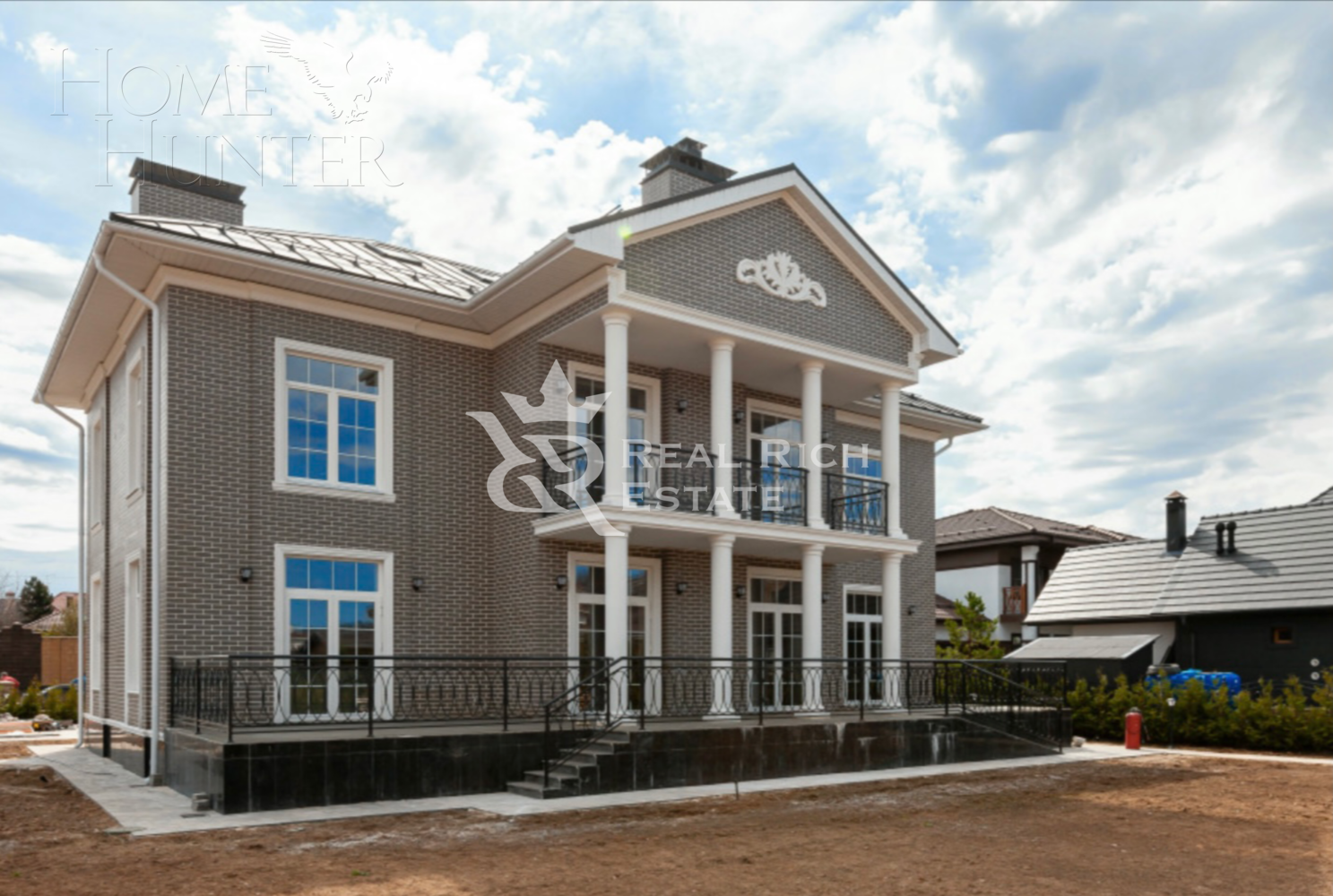 2-этажный коттедж 703 м² с отделкой