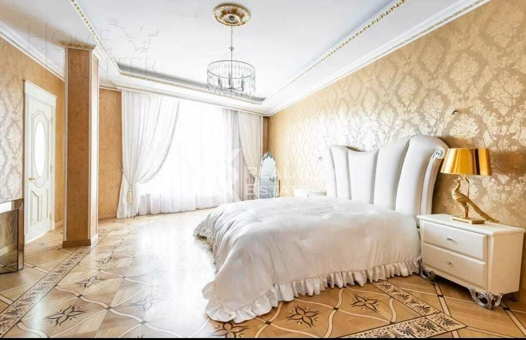 3-этажный коттедж 1 000 м² с отделкой