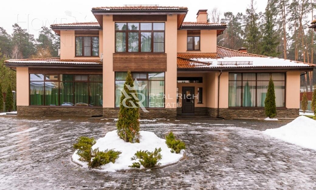 2-этажный коттедж 500 м² с отделкой