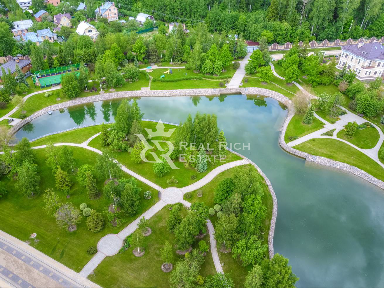 2-этажный коттедж 500 м² с отделкой