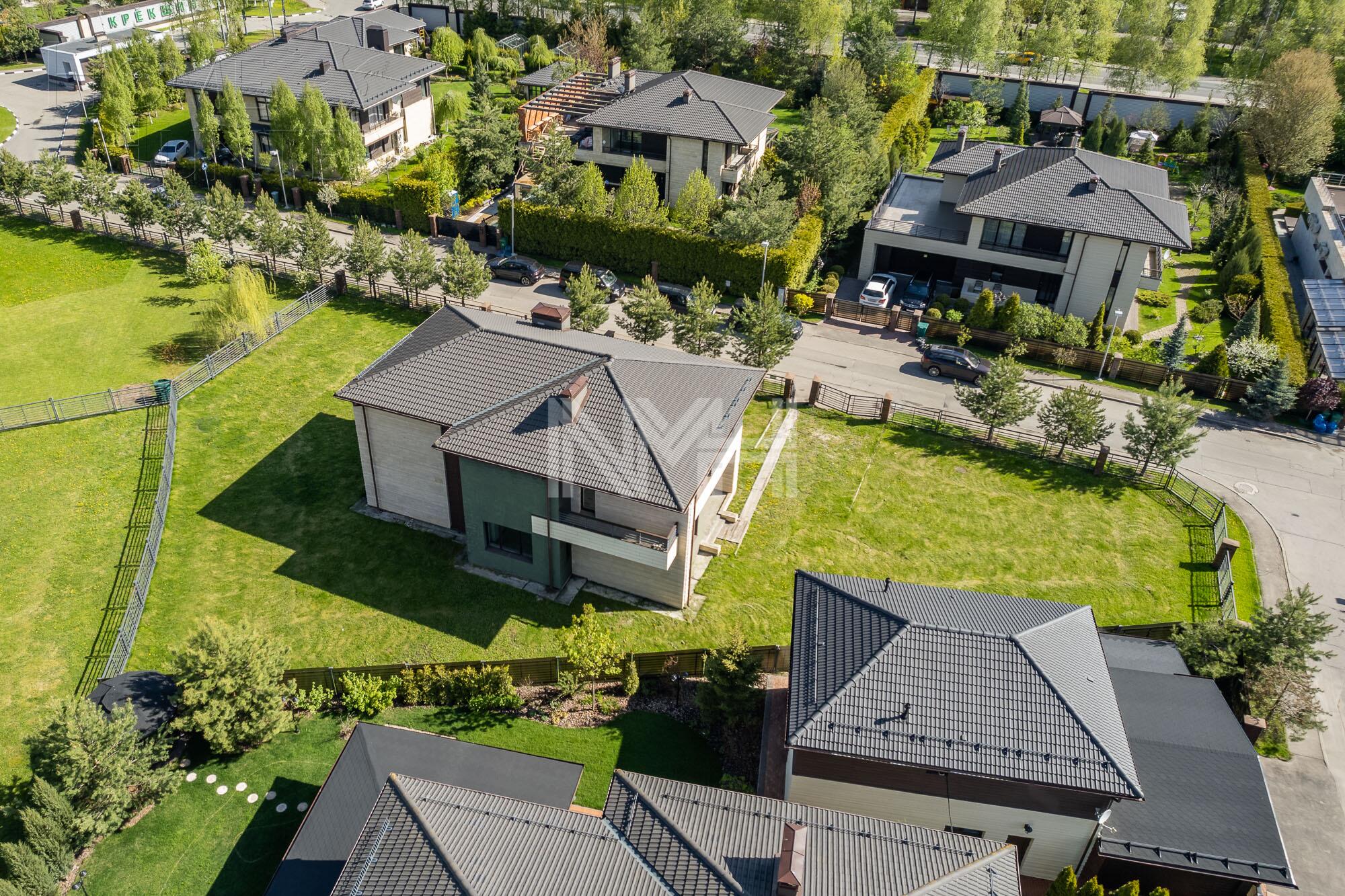 2-этажный коттедж 296 м² без отделки