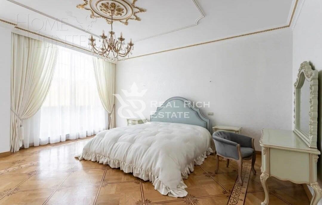 3-этажный коттедж 1 000 м² с отделкой