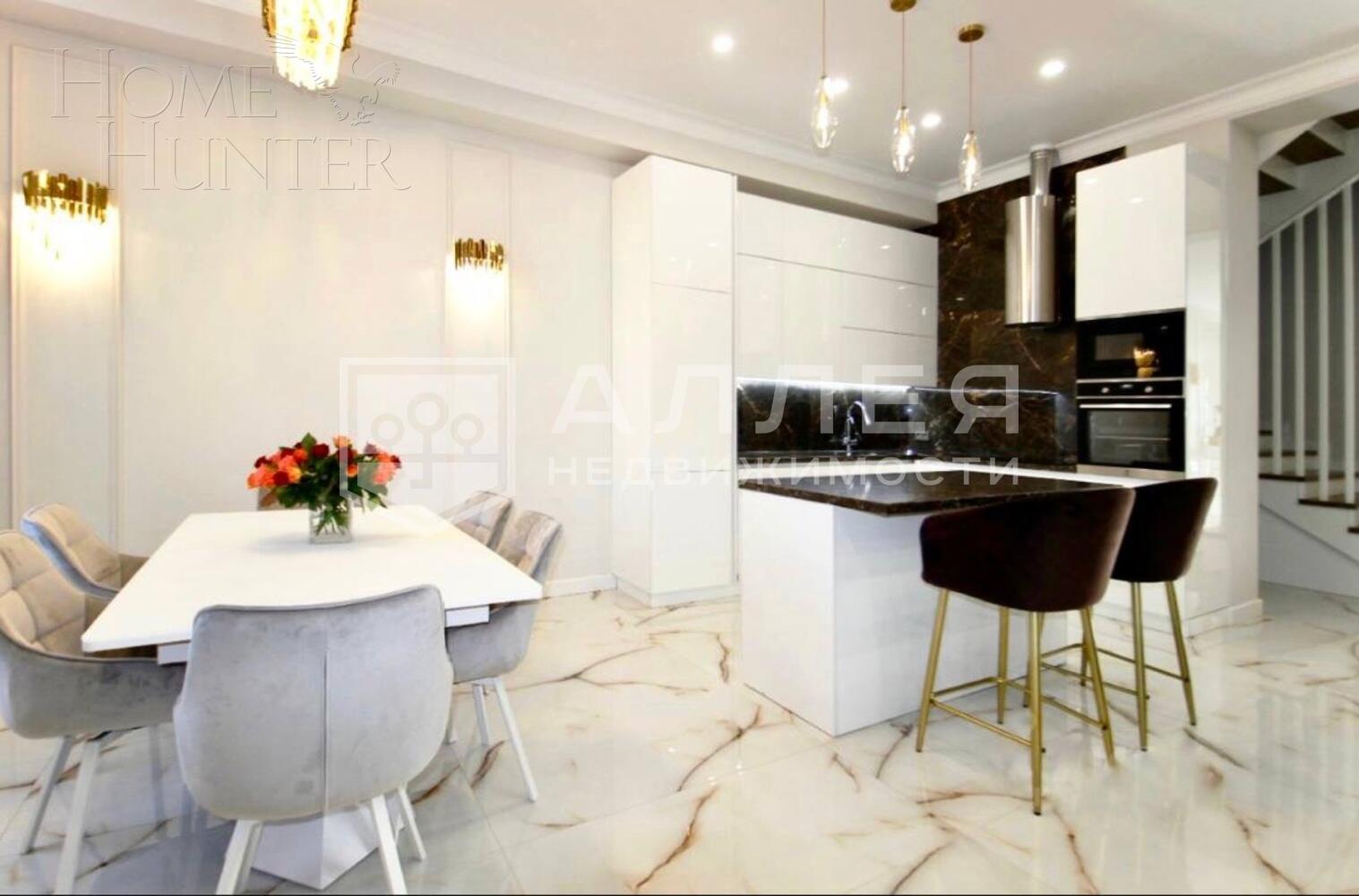 3-этажный таунхаус 320 м² с отделкой