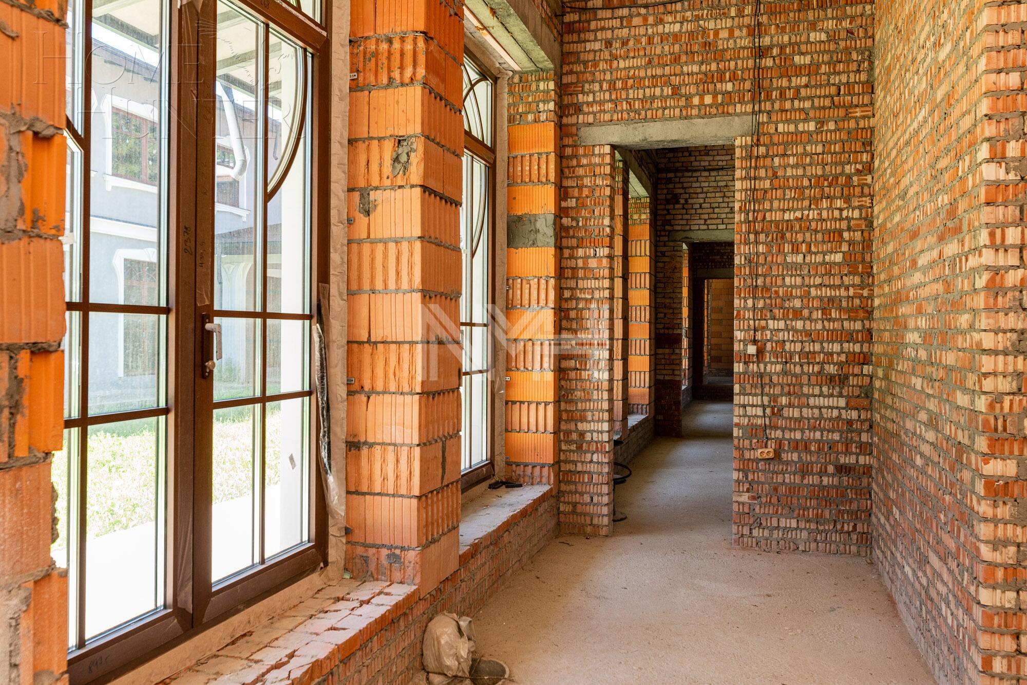 2-этажный коттедж 1 638 м² без отделки