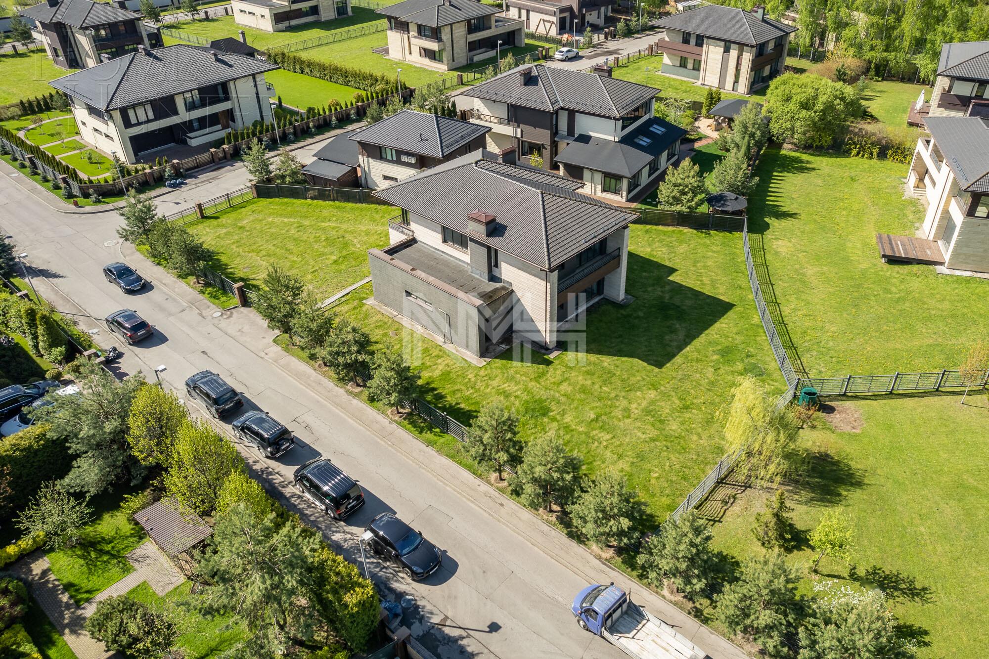 2-этажный коттедж 296 м² без отделки